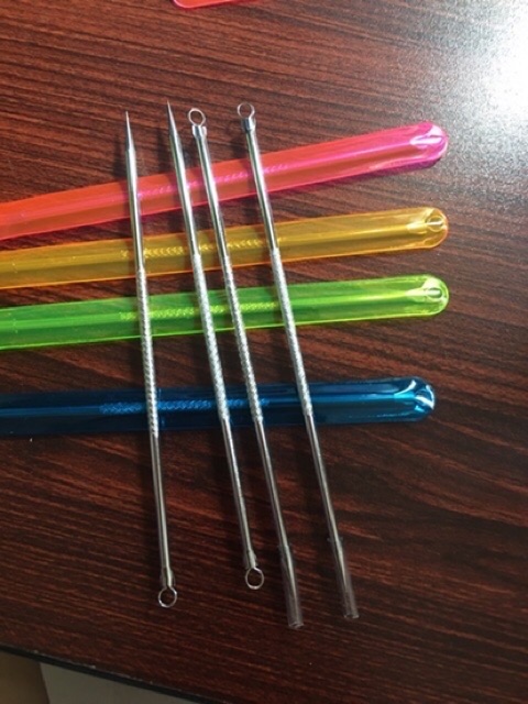 Que Nặn Mụn Vỉ – Dụng Cụ Lấy Nhân Mụn An Toàn, Tiện Lợi